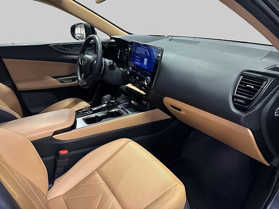 Lexus NX450h+ 6 of 18