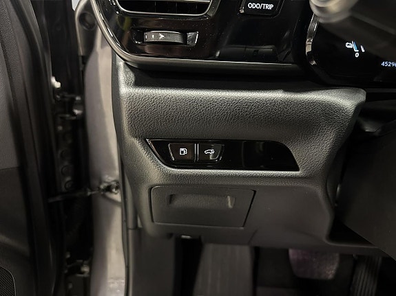 Lexus NX450h+ 15 of 18