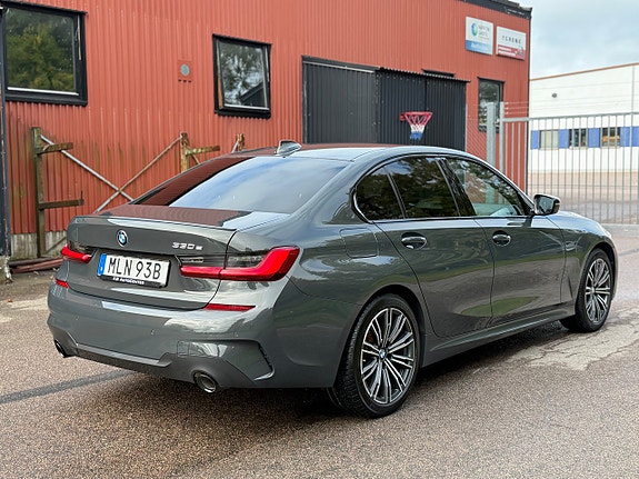 BMW 330e 5 of 30