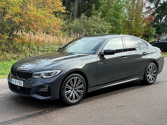 BMW 330e 8 of 30