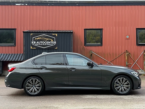 BMW 330e 4 of 30