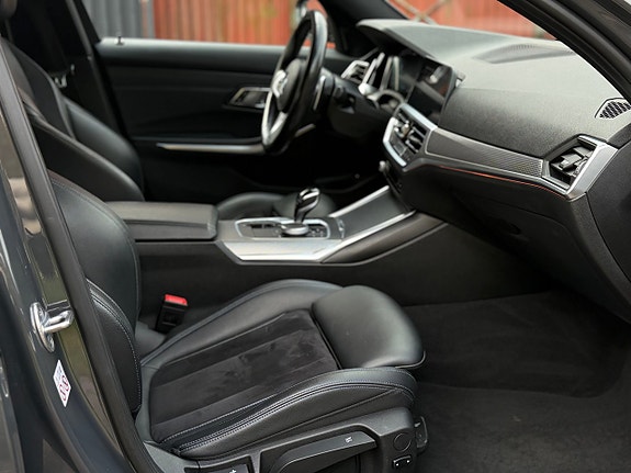 BMW 330e 17 of 30