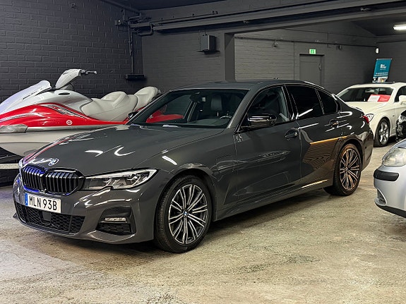 BMW 330e 9 of 30