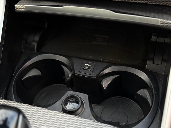 BMW 330e 24 of 30