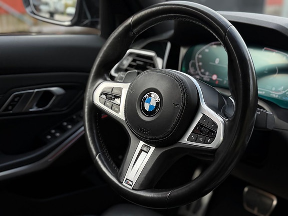 BMW 330e 19 of 30