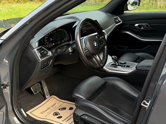 BMW 330e 11 of 30