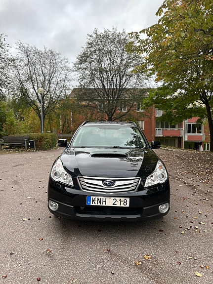 Subaru Outback 3 of 7