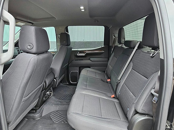 Chevrolet Silverado 1500 11 of 11