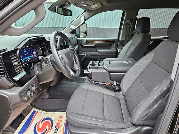 Chevrolet Silverado 1500 10 of 11