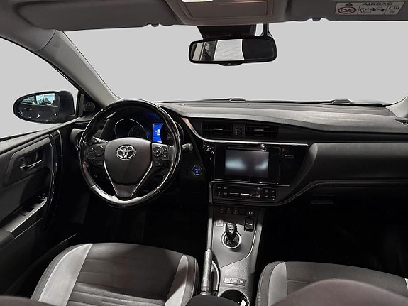 Toyota Auris 12 of 19