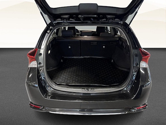 Toyota Auris 13 of 19