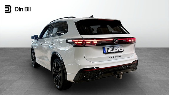 Volkswagen Tiguan 3 of 23