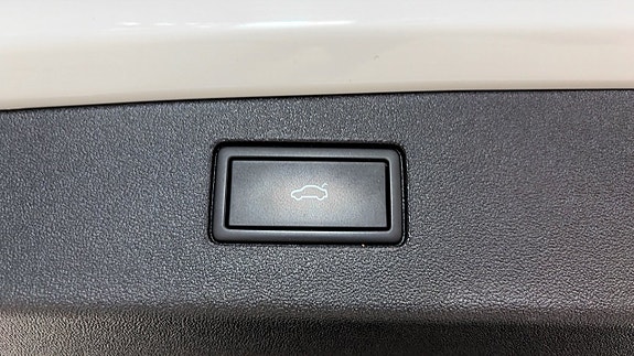 Volkswagen Tiguan 14 of 23