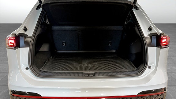Volkswagen Tiguan 12 of 23