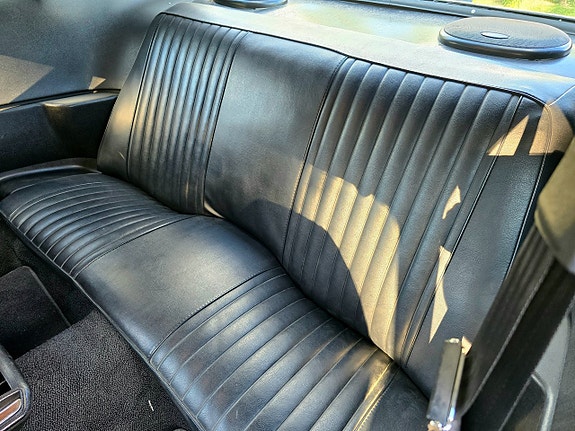 Dodge Challenger 11 of 15
