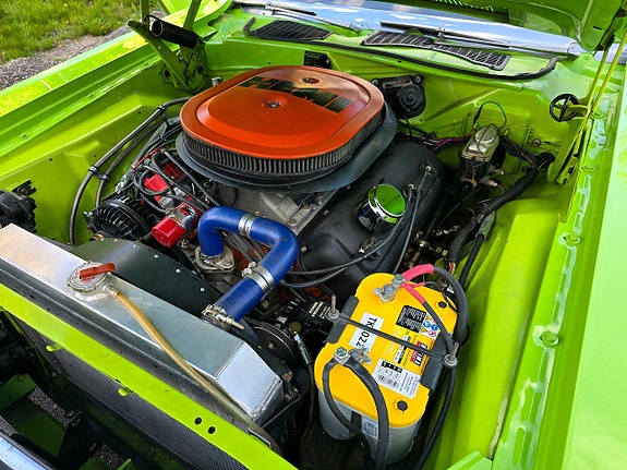 Dodge Challenger 8 of 15