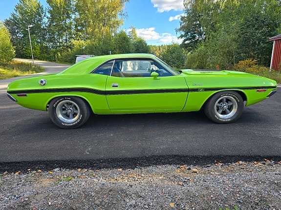 Dodge Challenger 5 of 15