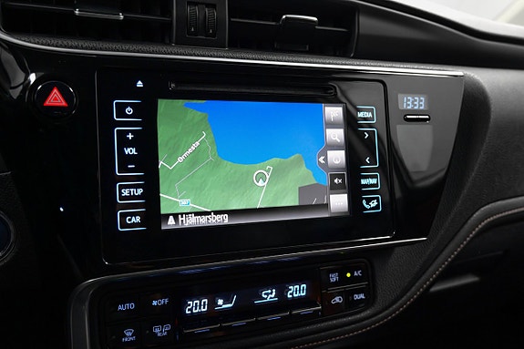 Toyota Auris 14 of 22