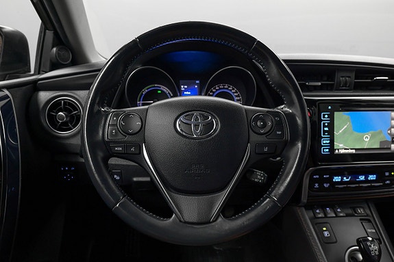 Toyota Auris 7 of 22