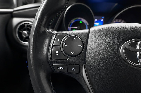 Toyota Auris 8 of 22