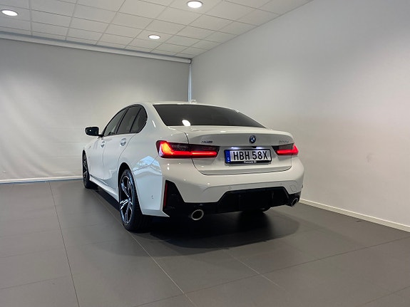 BMW 330e 10 of 11