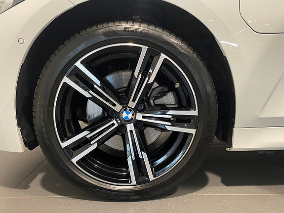 BMW 330e 3 of 11