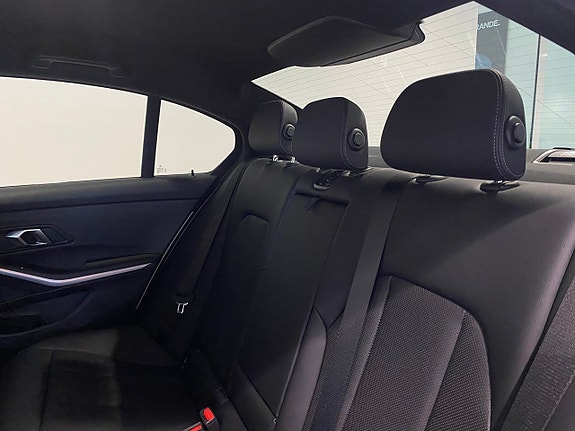 BMW 330e 8 of 11
