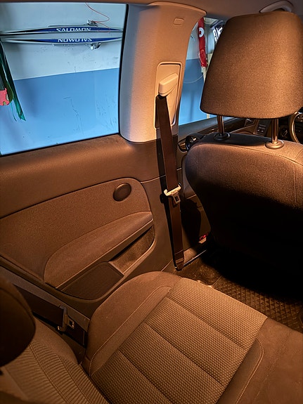 Volkswagen Golf VI 13 of 16