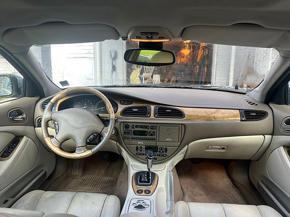 Jaguar S-TYPE 5 of 8