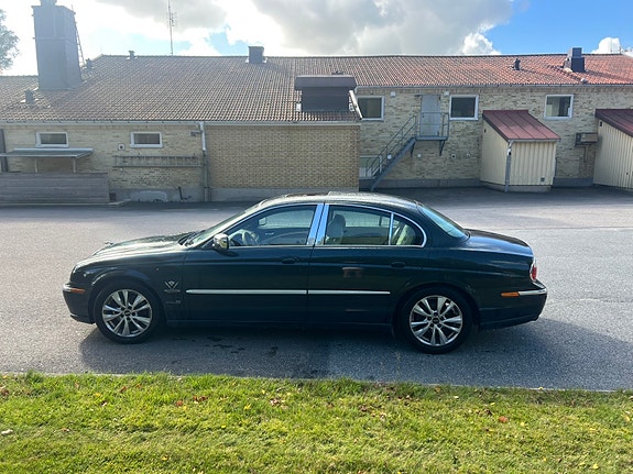 Jaguar S-TYPE 3 of 8