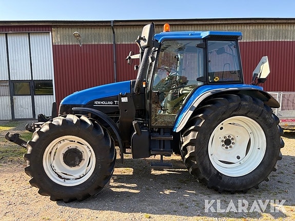 Traktor New Holland TS115 4WD 2 of 6