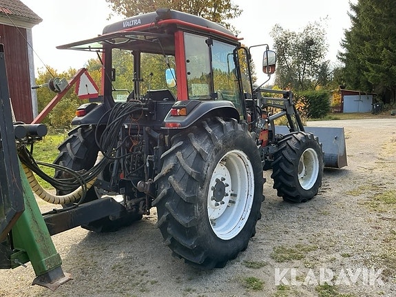 Traktor Valtra Valmet 900 med lastare 4 of 6