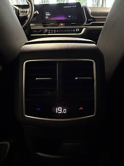 Kia Sportage 27 of 30