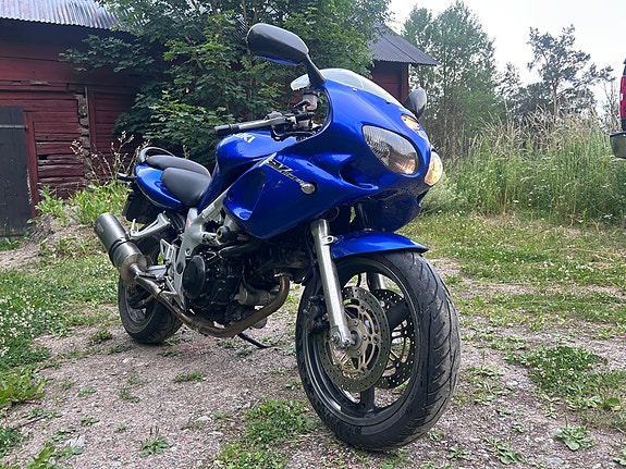 Suzuki SV650 3 of 14