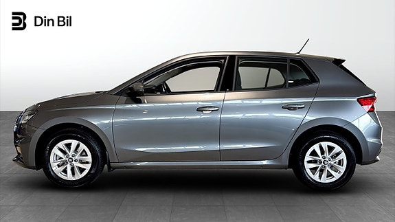 Skoda Fabia 2 of 13