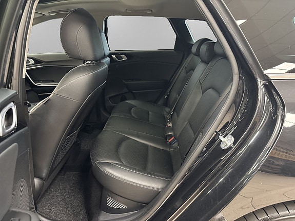 Kia Ceed 9 of 15