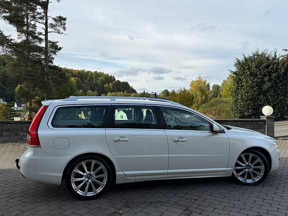 Volvo V70 8 of 30