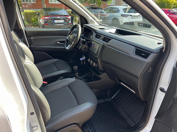 Renault Kangoo Express 9 of 12