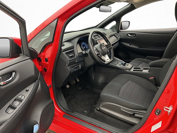Nissan Leaf 14 of 28