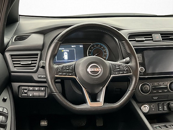 Nissan Leaf 13 of 28