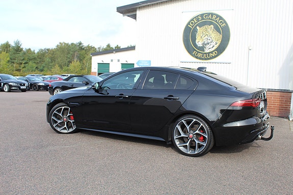 Jaguar XE 18 of 18