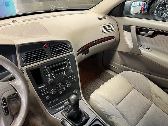 Volvo V70 17 of 23