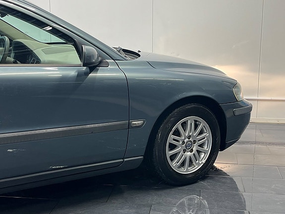 Volvo V70 10 of 23