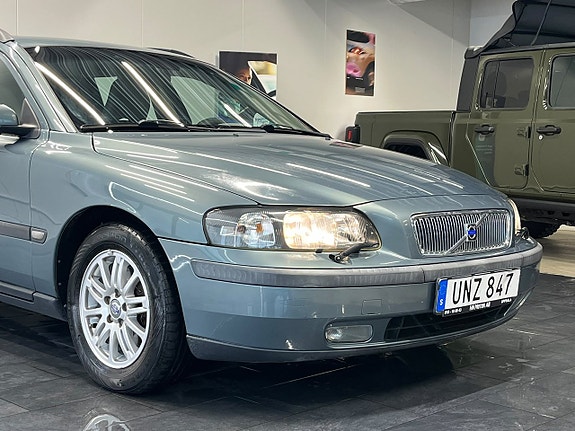 Volvo V70 5 of 23
