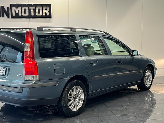 Volvo V70 9 of 23