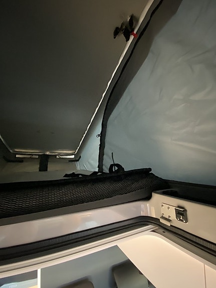 Adria Twin Supreme 640 SGX Pop Up tak/4 bäddar/Automat/Premium värmeisolering 8 of 12
