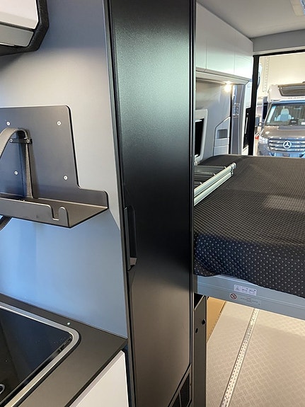 Adria Twin Supreme 640 SGX Pop Up tak/4 bäddar/Automat/Premium värmeisolering 4 of 12