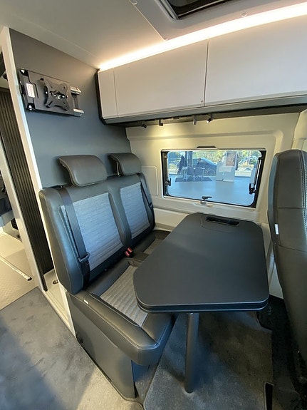Adria Twin Supreme 640 SGX Pop Up tak/4 bäddar/Automat/Premium värmeisolering 6 of 12