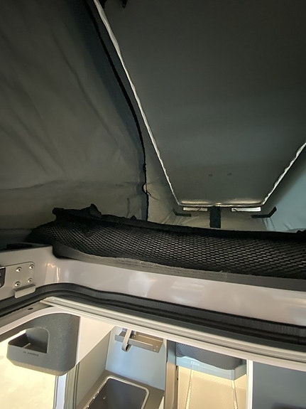 Adria Twin Supreme 640 SGX Pop Up tak/4 bäddar/Automat/Premium värmeisolering 9 of 12