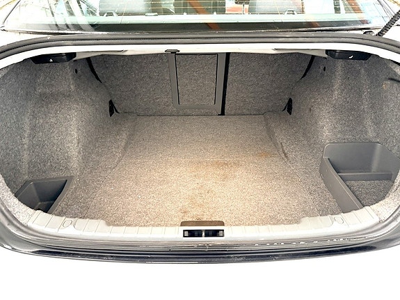 BMW 318i 12 of 12